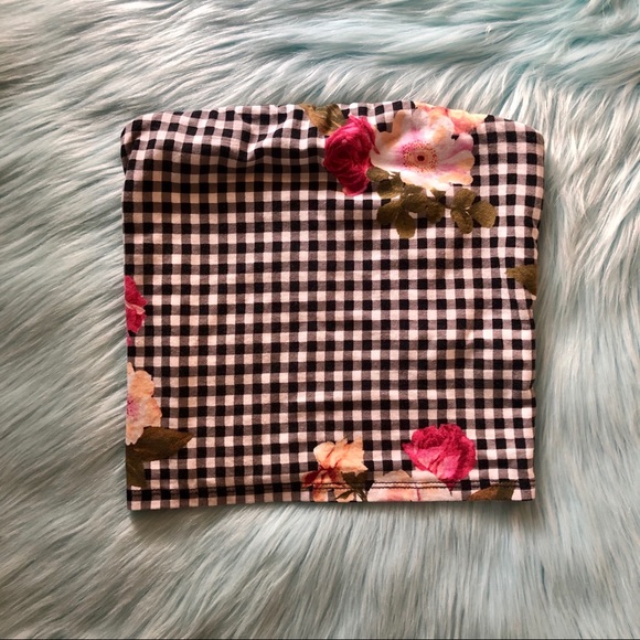 SO Tops - NWOT~Bandeau Top🌺